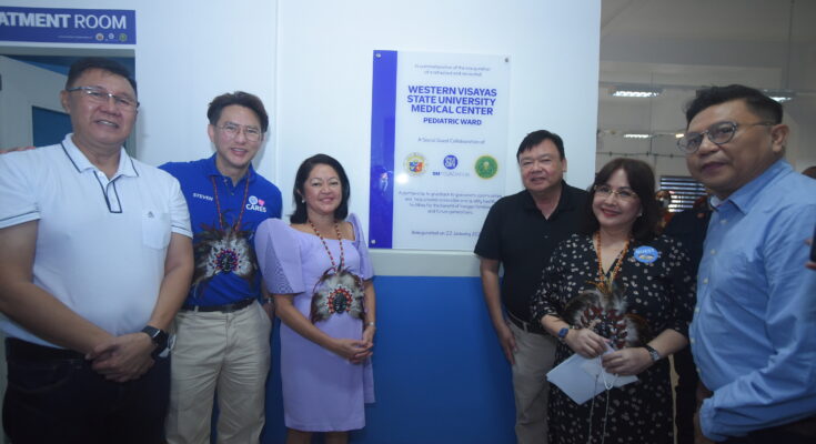 First Lady Atty. Liza Araneta Marcos joins the turnover of the West Visayas State University Medical Center Pediatric Ward which was refurbished by SM Foundation Inc. Joining her are Iloilo City Mayor Jerry Treñas, SM Supermalls president Steven Tan, SM Foundation, Inc. executive director Connie Angeles, WVSU President Dr. Joselito Villaruz and WVSU Hospital director Dr. Dave Endel R. Gelito, III, MD.