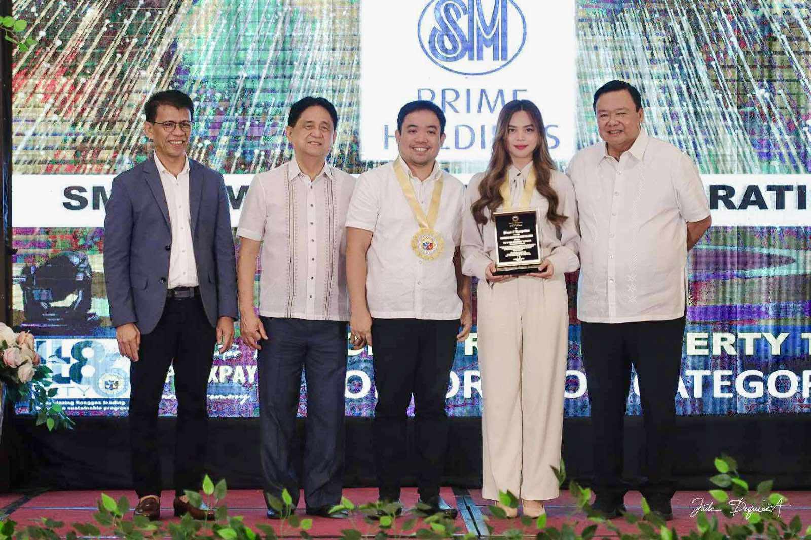 SM Prime Holdings awarded as one of the top taxpayers of Iloilo City