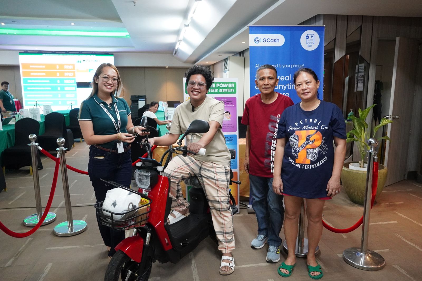 The turnover of e-bike to the winner Philip June Gelilang