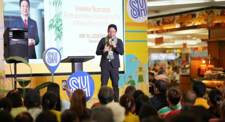 Entrepreneur, Actor, Model RJ Ledesma was the talks to Iloilo City's market vendors during the Vendor Success Entrepreneurial Insights for Market Excellence during the Capacity Development Training program of the Iloilo City Government and SM.