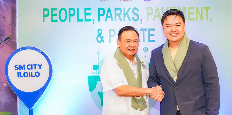 (L-R):Iloilo City Mayor Jerry Trenas and SM Engineering and Design Development President Hans “Chico” Sy, Jr.