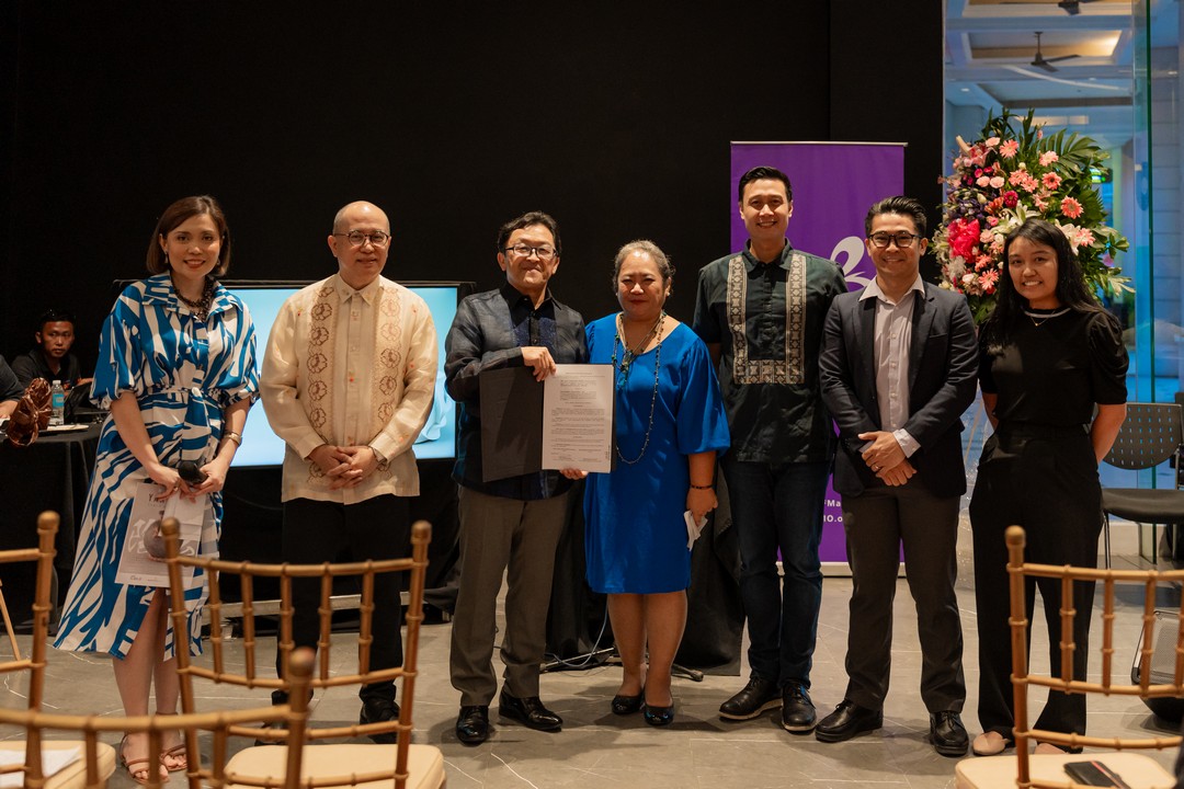 Iloilo Museum of Contemporary Art (ILOMOCA) and the Japan Foundation Manila join hands for the official Announcement of the Deed of Donation of Acrylic Box Cover for ILOMOCA.