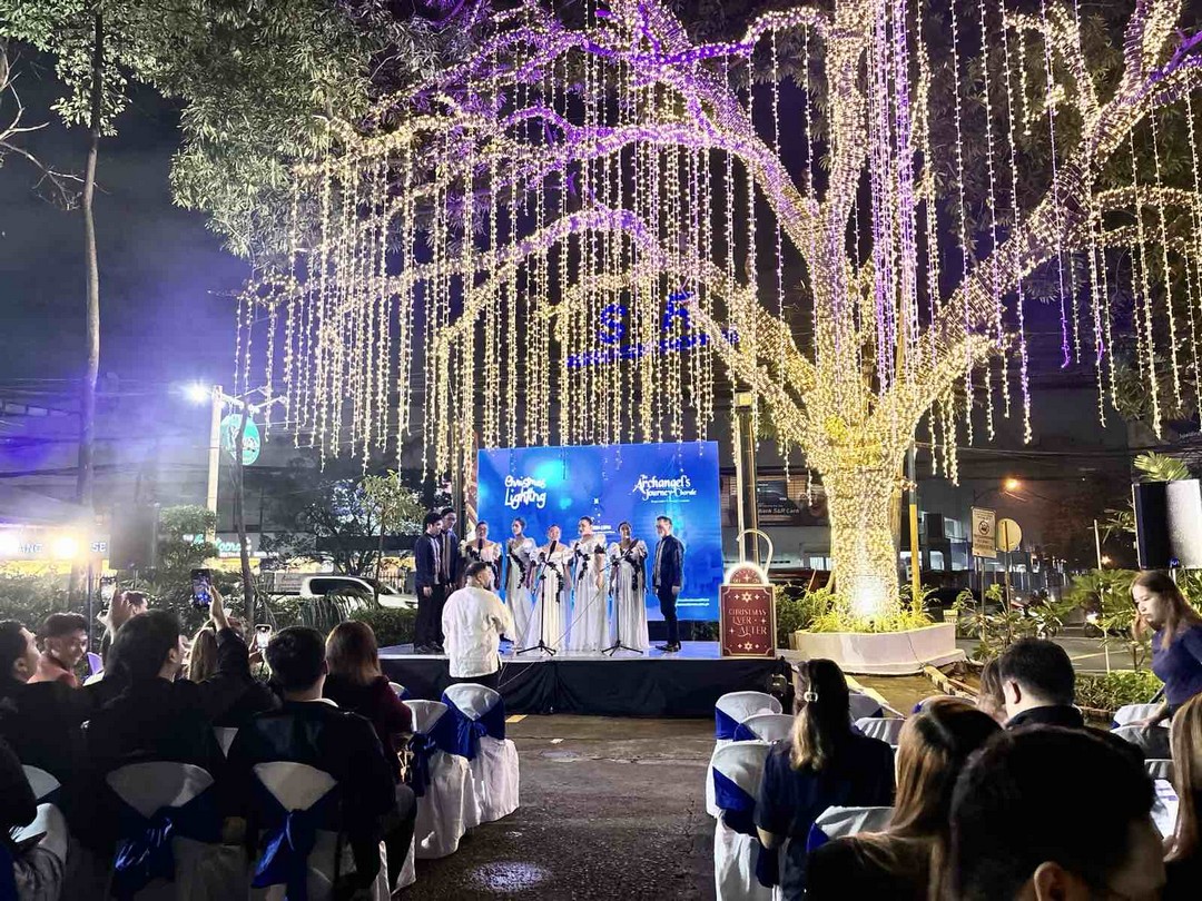 Vista Land high-rise developments added a modern twist to the season with a chic tree-lighting ceremony and live performances at Vista Shaw in Mandaluyong City.